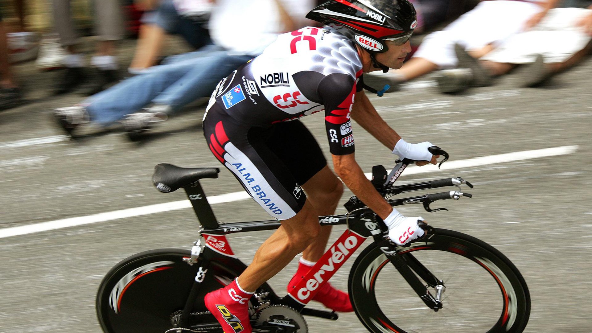 苏炳添谈百米冲刺节奏调整问题，百米赛场,苏炳添的三个神秘姿势